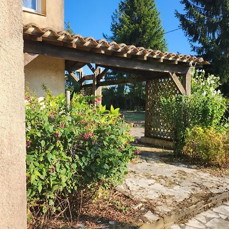 Holiday home Maison Familiale Ou Entre Amis A La Campagne Nanthiat